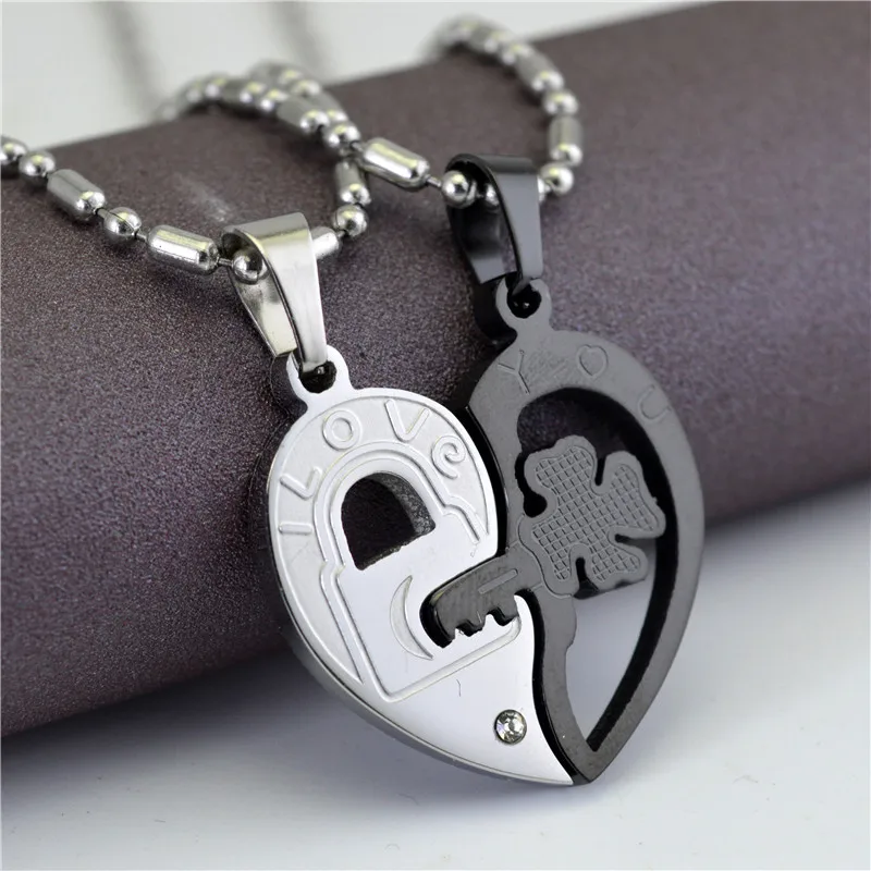 

Korean Style Heart Couples Necklace Clover Key Pendant BOY'S Women's One-to-Titanium Steel Jewelry Stn393