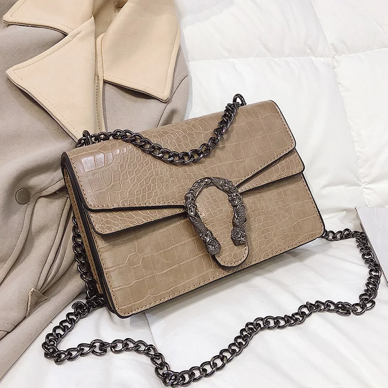 

2019 New Shoulder Bag Chains Messenger Bag Fashion Girls Casual Handbag Simple Leisure Personality Small Square Women Bag