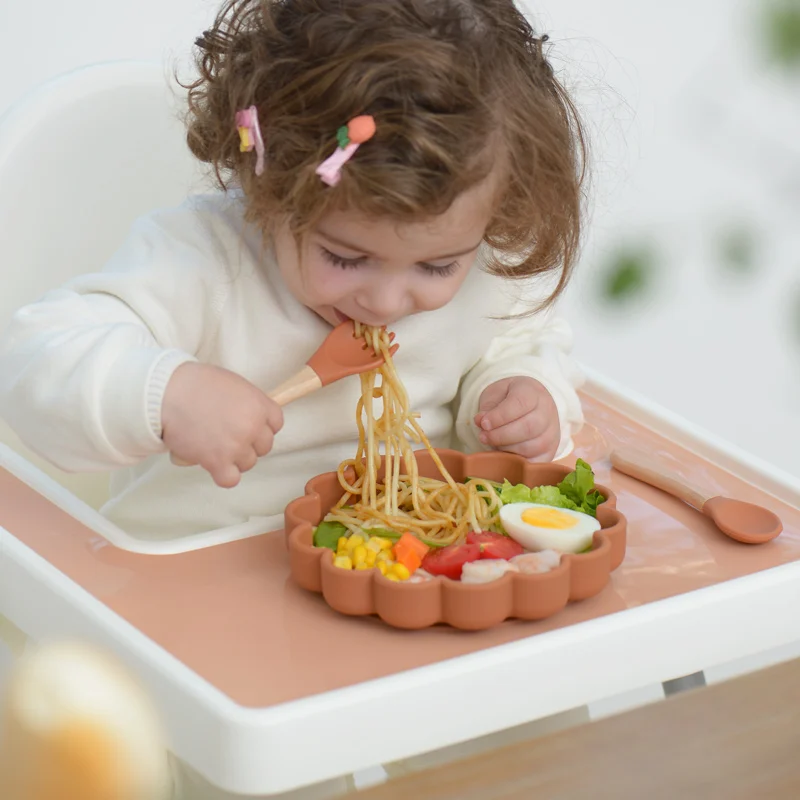 Newborn Accessories Feeding Soft Silicone Dining Plate Placemat Waterproof Heat Insulation Kitchen Gadget Table Mat Tableware 3