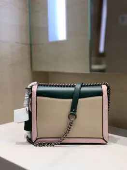 

The package is very simple atmosphere, the material is very durable, the middle of the way of locking solid solid and beautiful