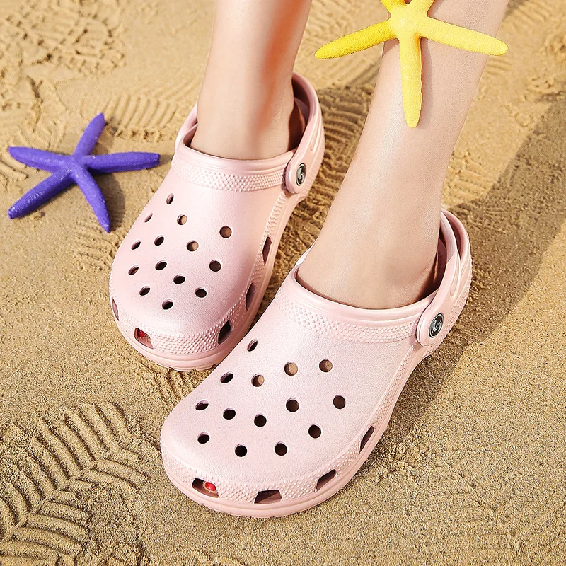 Летние повседневные сандалии; Мужская обувь; Новинка года; Мужские Пляжные шлепанцы; дышащая обувь на плоской подошве с перфорацией; массажный светильник; мужские сандалии; тапочки