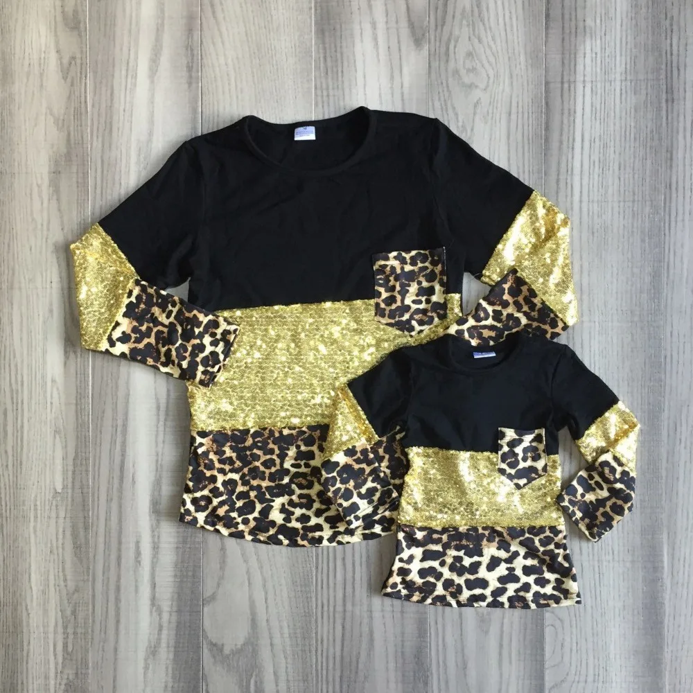 Осенне-зимние футболки с маркой бутика для маленьких девочек, одежда черный, желтый, Леопардовый хлопковый топ, Детские рагланцы с блестками и длинными рукавами, mommy& me