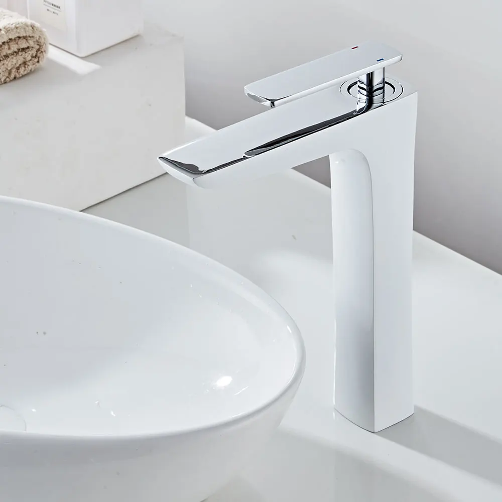 Luxury Bathroom Basin Faucet Single Lever Hot and Cold Water Basin Mixer Tap Bathroom Sink Faucet for Bathroom Accessory