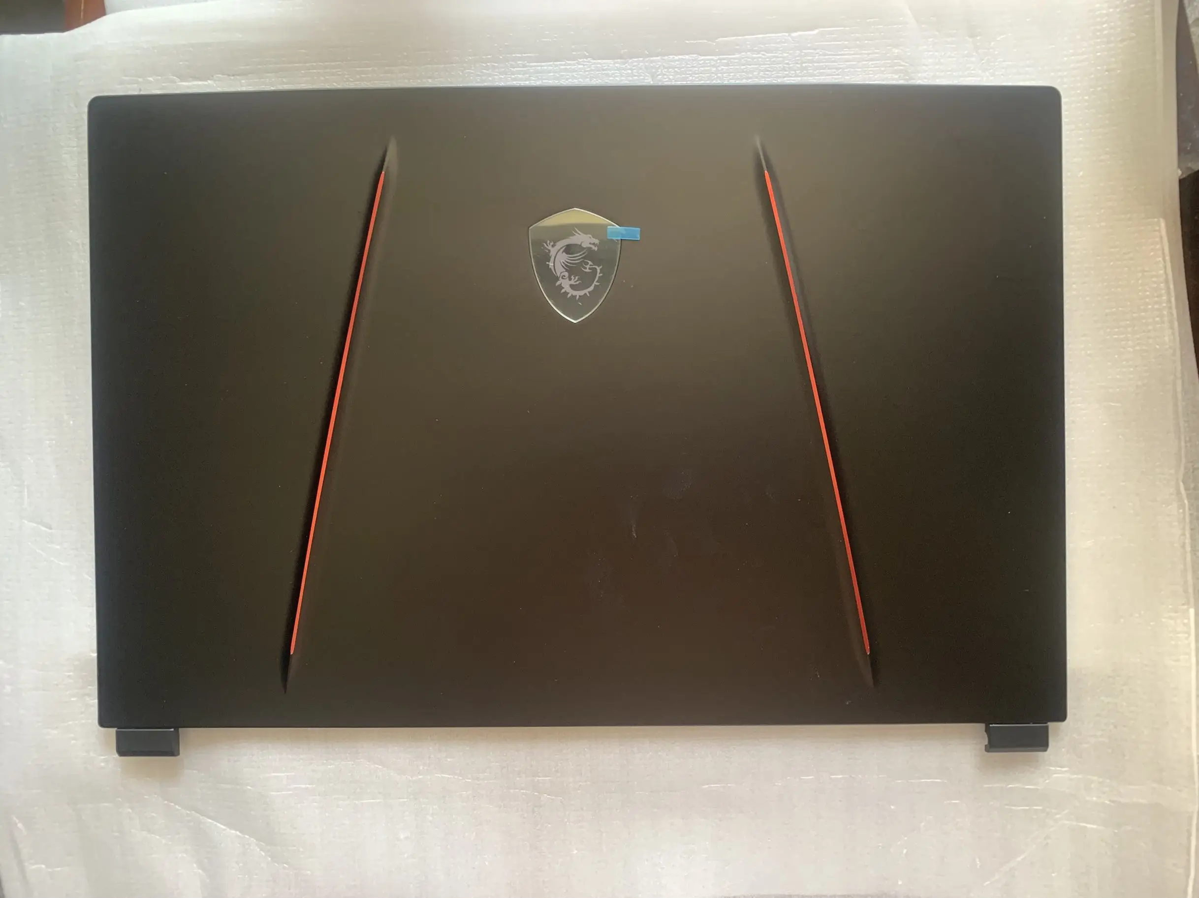 Чехол для MSI GE65 MS-16U1 A