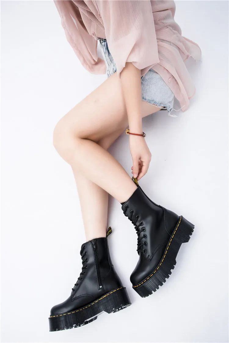 Size34-41 женские мотоциклетные ботинки на массивном каблуке; сезон осень; коллекция года; модные армейские ботинки с круглым носком на шнуровке; женская обувь