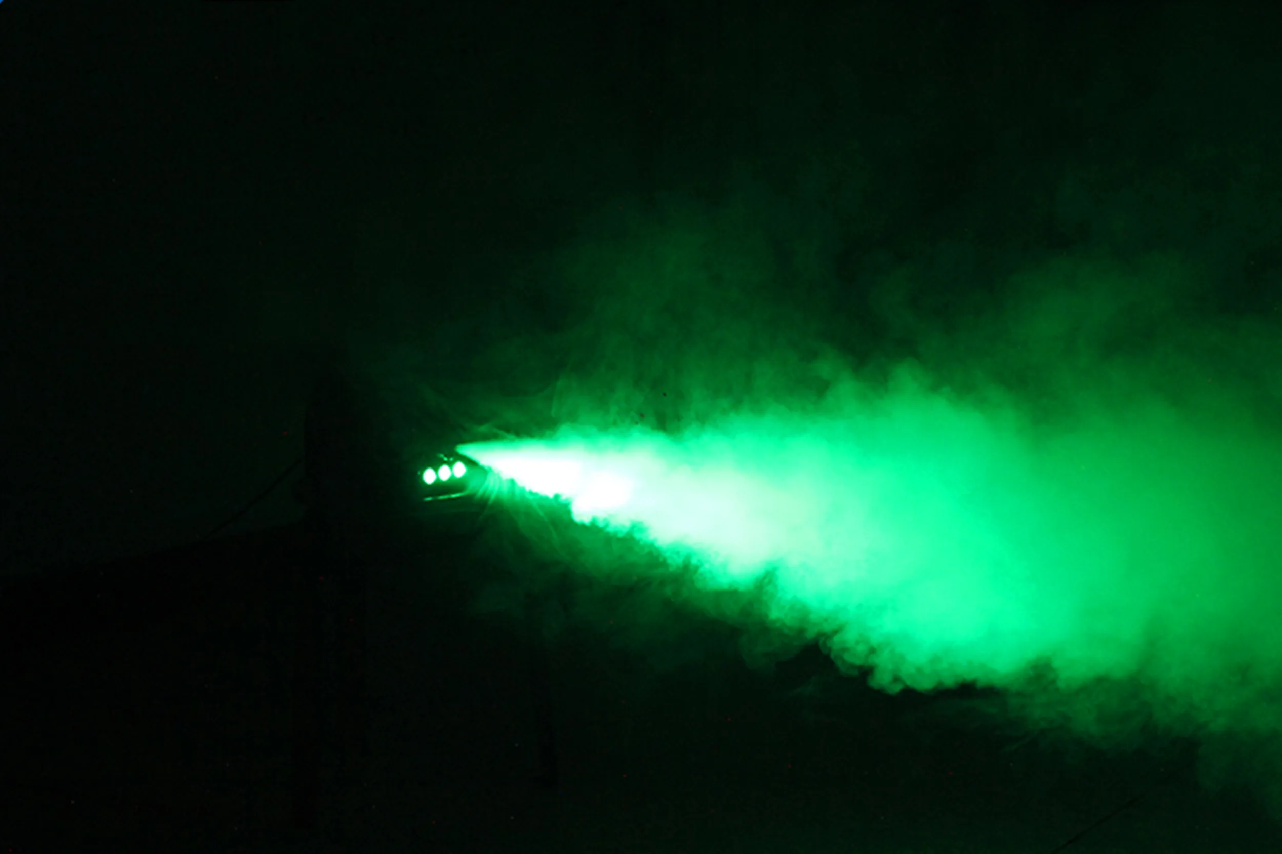 Быстрая Диско красочный дым машина Мини светодиодный пульт дистанционного управления fogger эжектор dj рождественские вечерние светильник для сцены машина для тумана