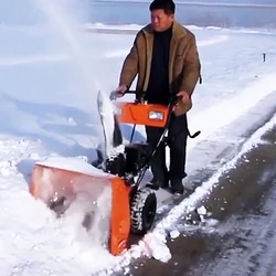 Mini balayeuse à neige avec pistes, avec souffleur 