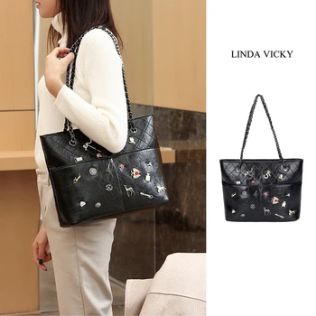 

Trends Badge Lady Tote Bags Fashion Chain Shoulder Belt Shopping Bag Leisure Handbag Women Large Capacity Elegant Shoulder Bag