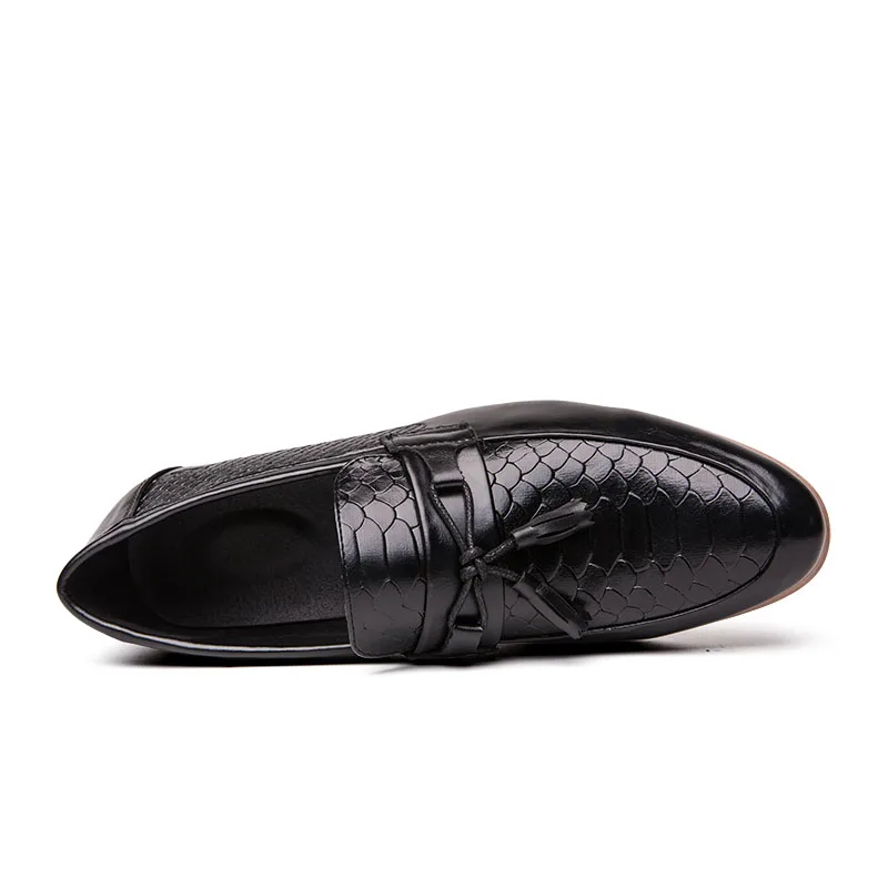 Брендовые модные нарядные туфли для мужчин; деловая офисная обувь из воловьей кожи; коллекция года; Роскошные итальянские модельные туфли; мужская повседневная обувь; большие размеры