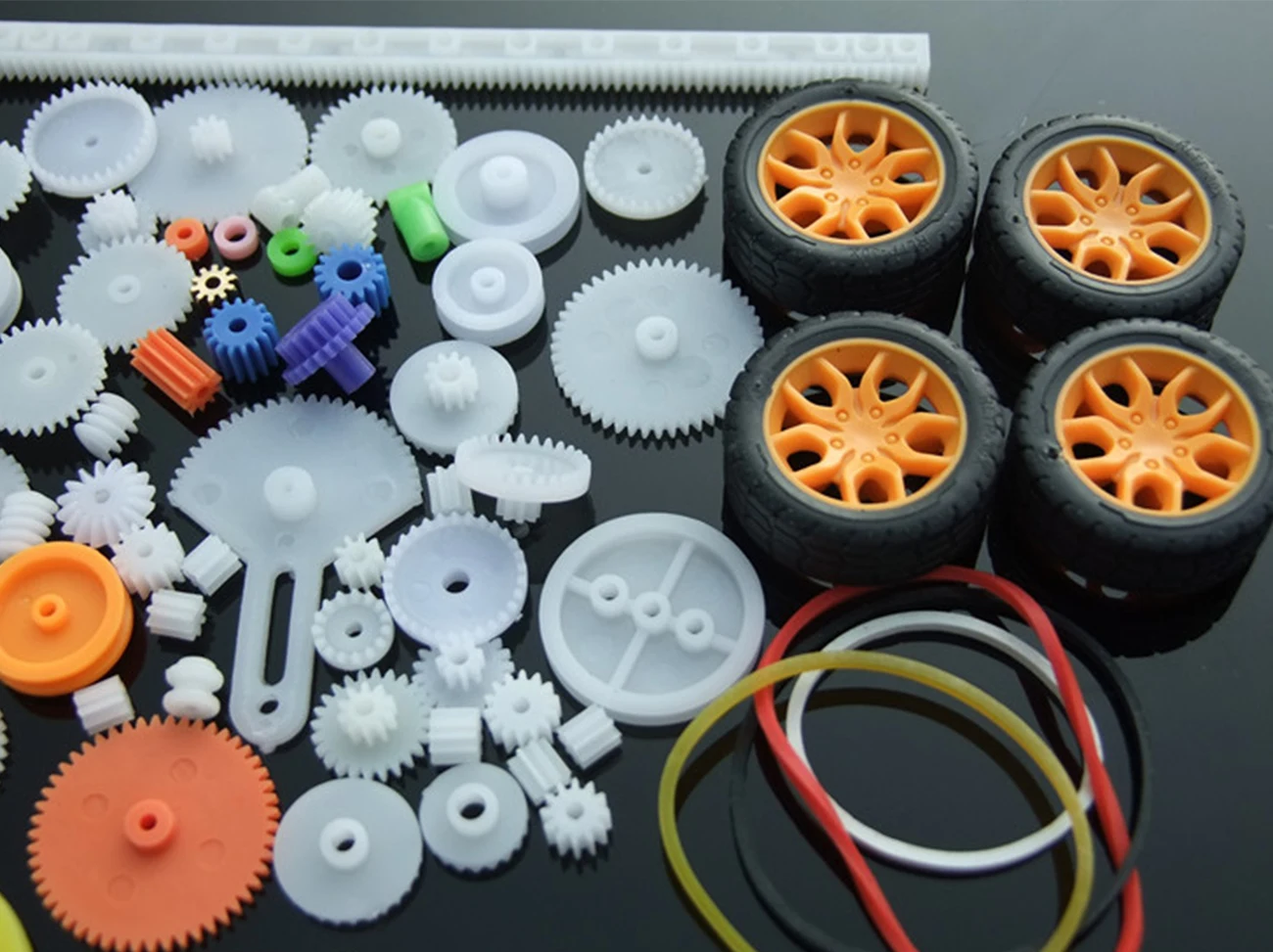 Quimat 78 PCS Plastic Gear Set for DIY Car Robot Project with Motor Various Gear 