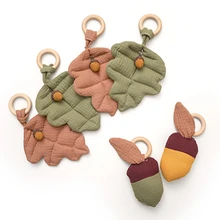 

1Pc Baby Wooden Teether Beech Wood Rattle Tree Leaf Pendant Kids Room Bed Hanging Decoration Care Baby Rattle Toys