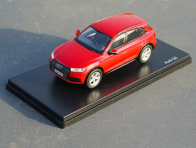 1:43 Q5 AUDI Q5 сплав модель автомобиля статическая Высокая имитационная металлическая модель автомобилей с оригинальной коробкой