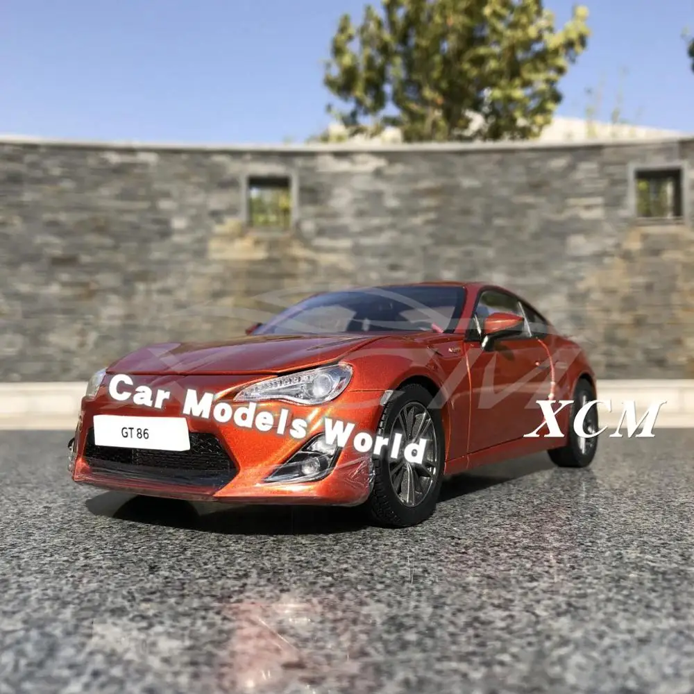Литая модель автомобиля Century Dragon GT86 GT 86 1:18 (оранжевый) + небольшой подарок! |