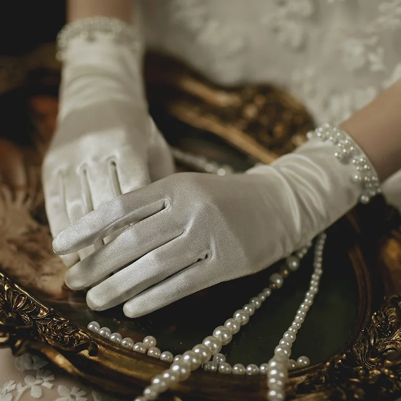 

New Arrival Ivory Bridal gloves Cheap Wedding accessories Gant mariage femme Novia Bride Wedding gloves Beaded Pearls