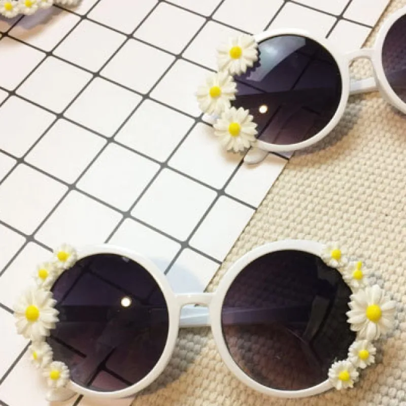 womens ray bans Gorgeous Women Round Sunglasses Crystal Diamond Pearl Handmade Eyewear UV400 Mirror Lens Flower Design Summer Sun Glasses big sunglasses