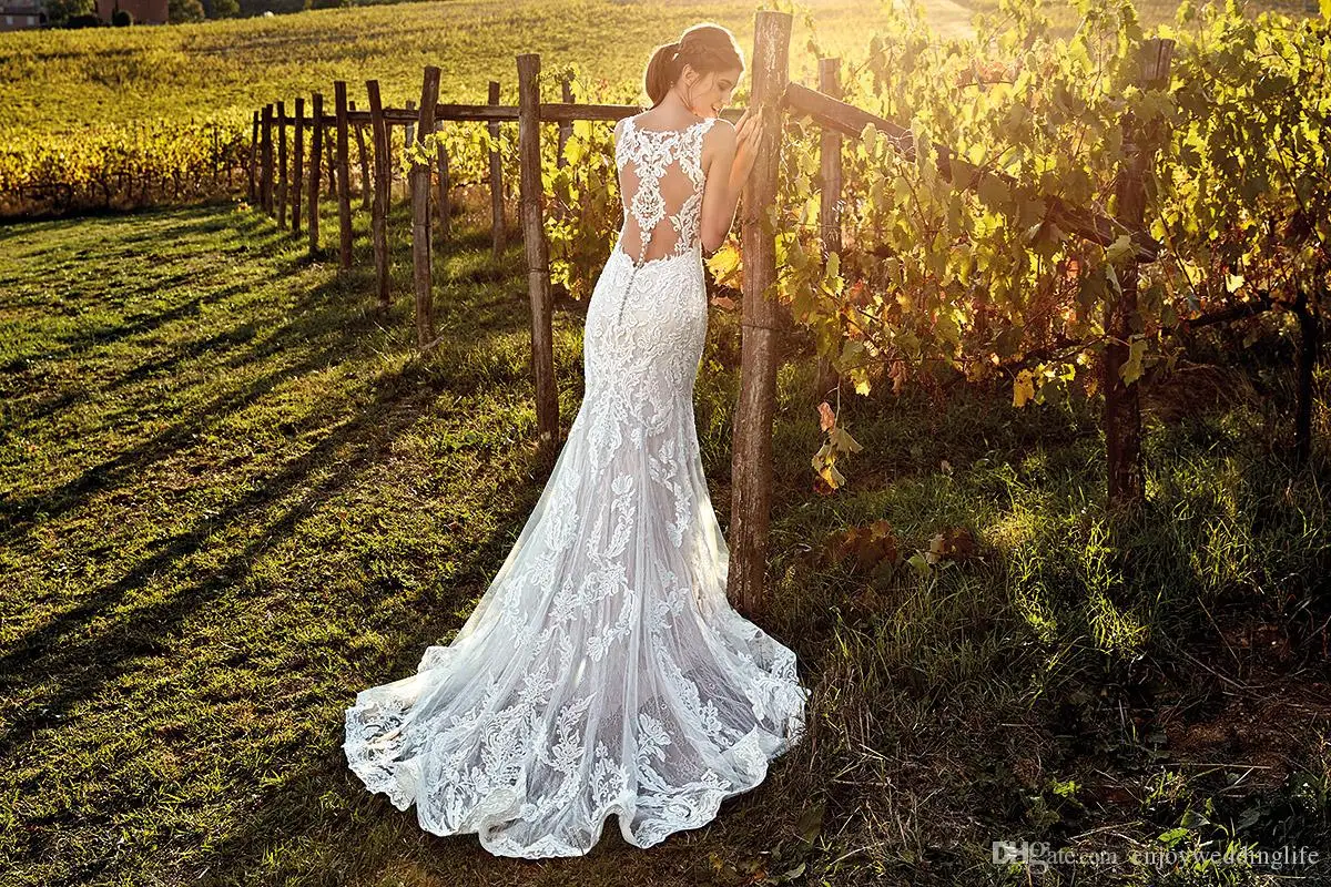 2019 Elegant Ivory Straps Deep V Neck Lace Mermaid Wedding Dresses Full Lace Tulle Summer Beach Wedding Bridal Gowns Illusion Back