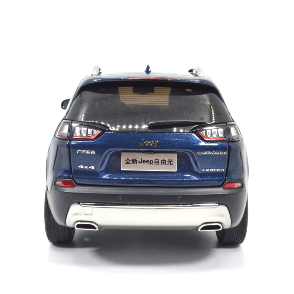 1/18 1:18 Новинка Cherokee синяя литая модель автомобиля Игрушечная модель автомобиля открываются двери