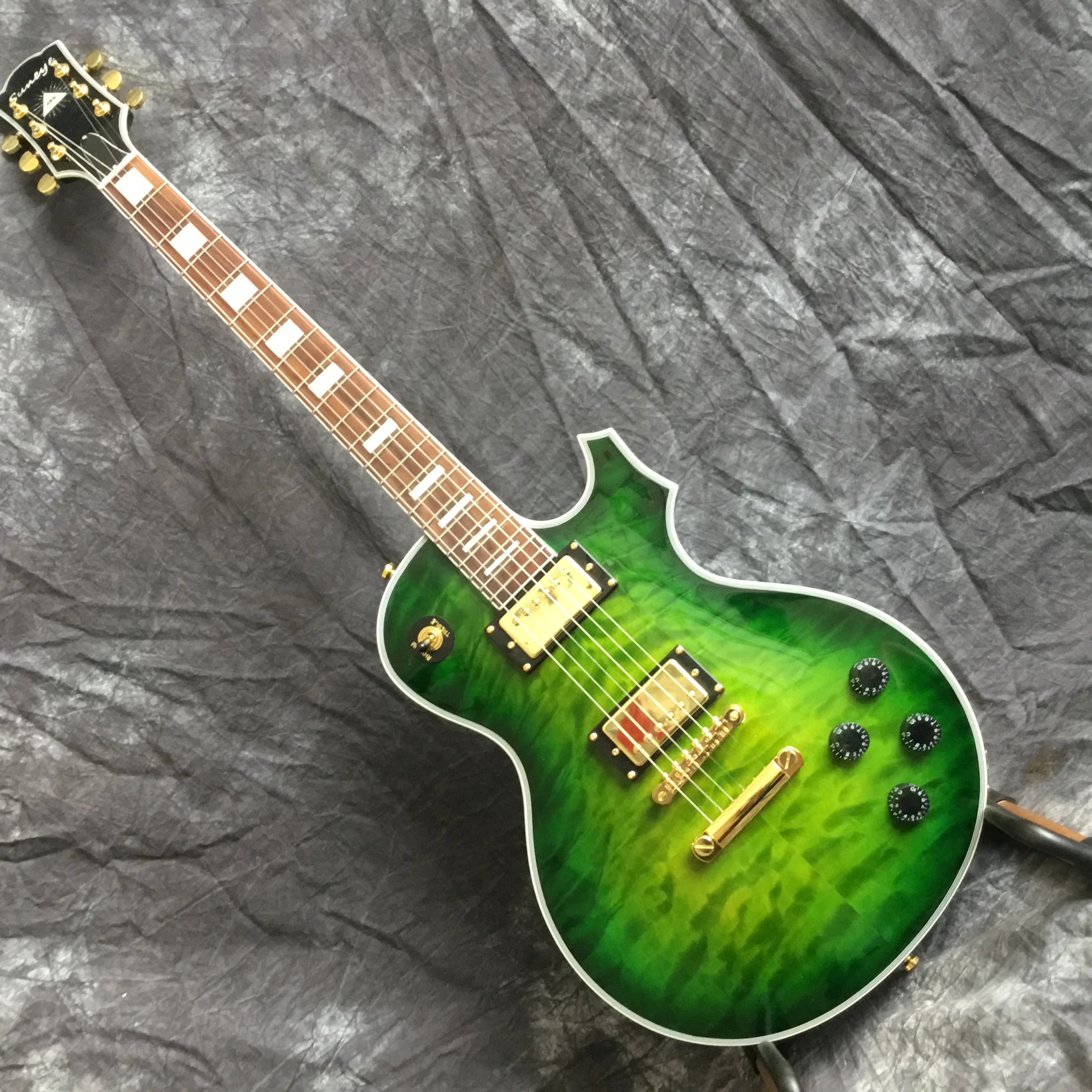 

High Quality Quilted Green Finish Shining Suneye Style LP Custom Electric Guitar With Gold Hardware Free Shipping