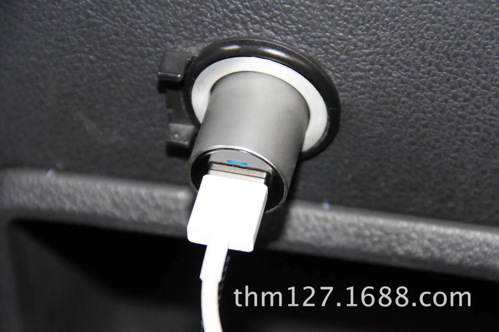 Amazon Hot Selling, Stainless Steel Metal Car Charger, Mobile Phone Charger, Car Mounted Charger, USB Car Charger
