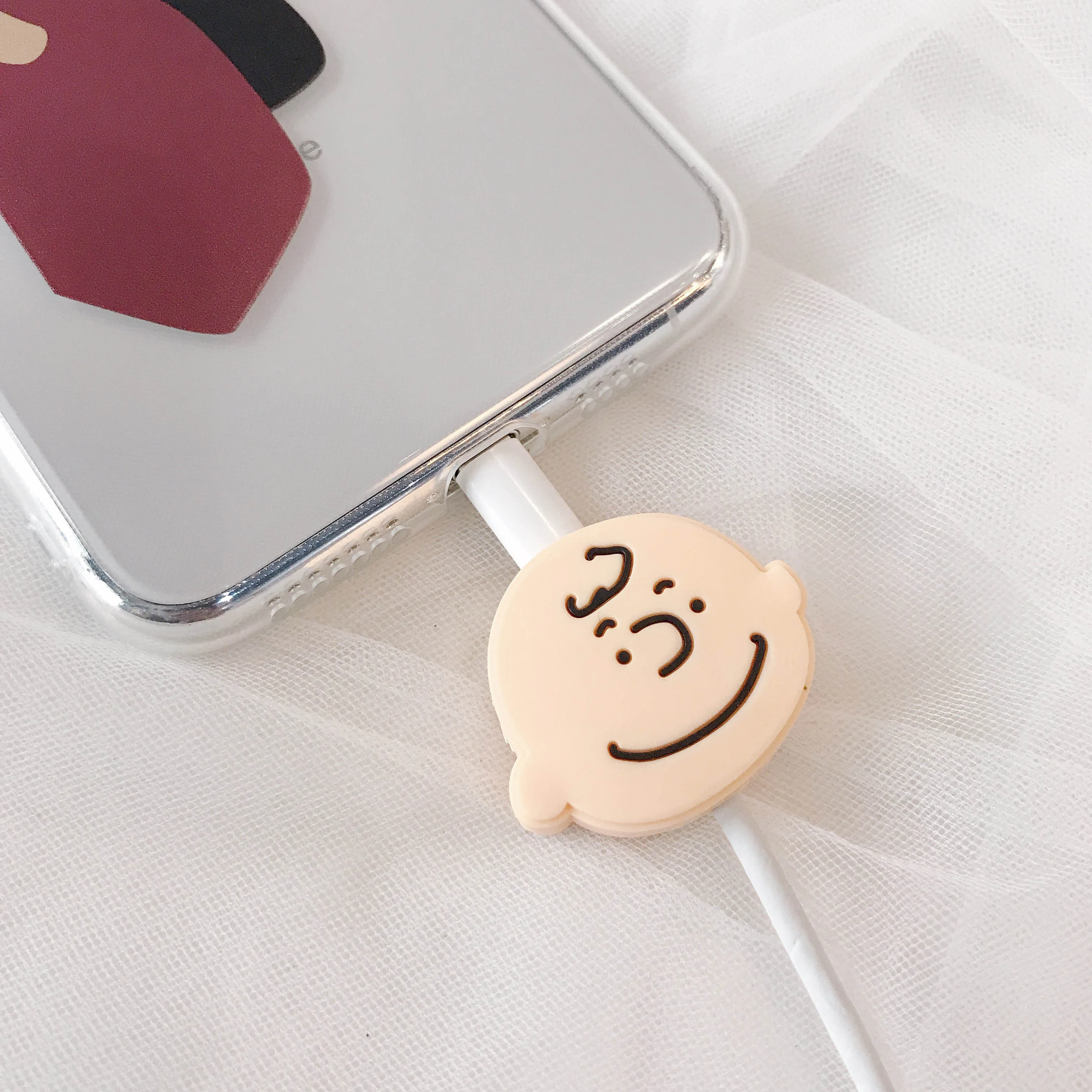 LinXiang Универсальный мультфильм Snoopys Charlie коричневый зарядное устройство держатель проводов Органайзер Защита USB телефон протектор для кабеля передачи данных - Цвет: 1