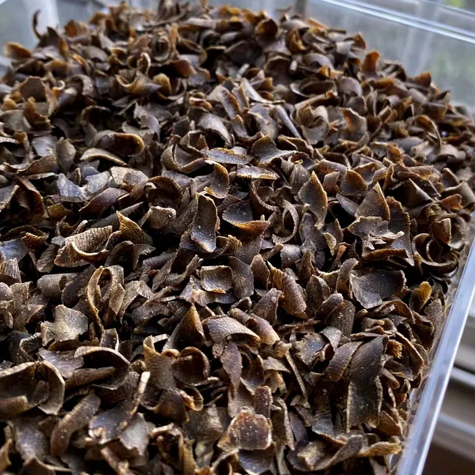 Натуральные китайские зеленые кусочки кинама, 20 г, кусочки благовоний, чипсы Киара, полное полимерное масло, натуральный аромат, духи с сильным стойким запахом