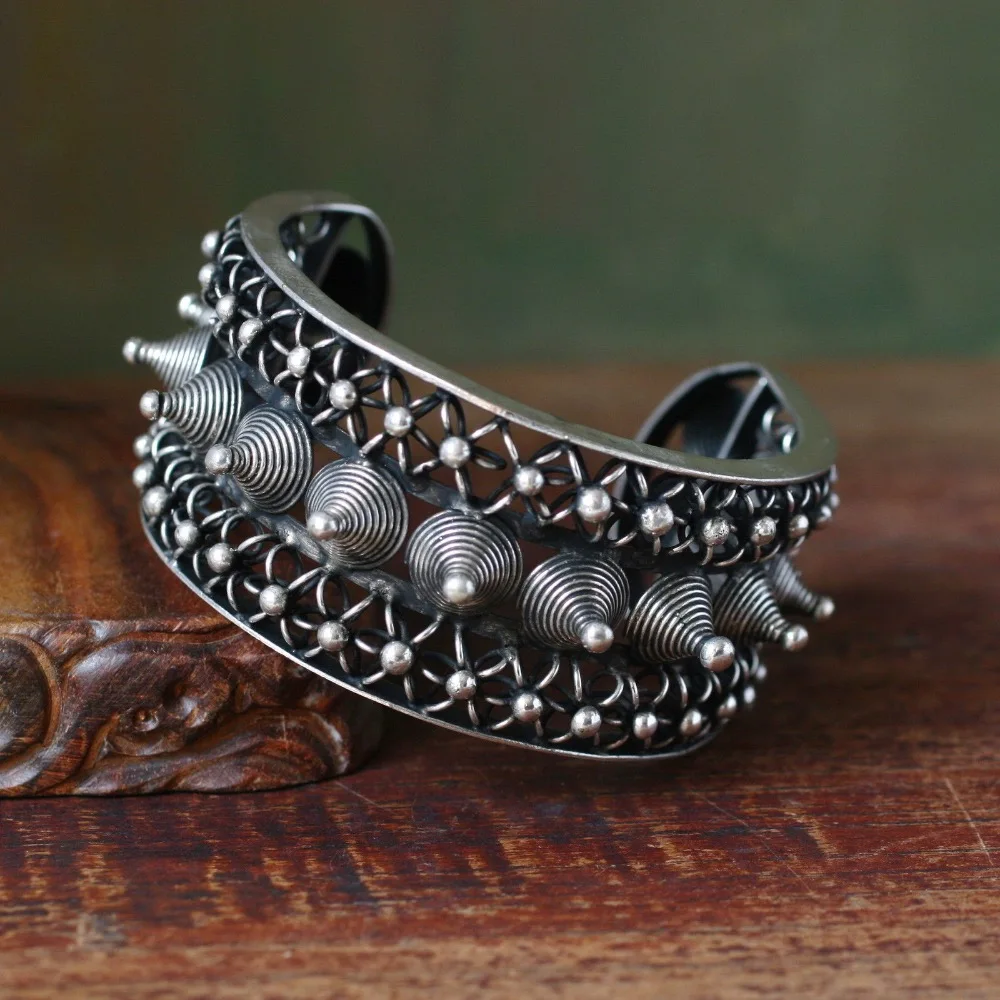 

ETHNIC JEWELRY TRIBAL MIAO silver HANDMADE BRACELET / 009