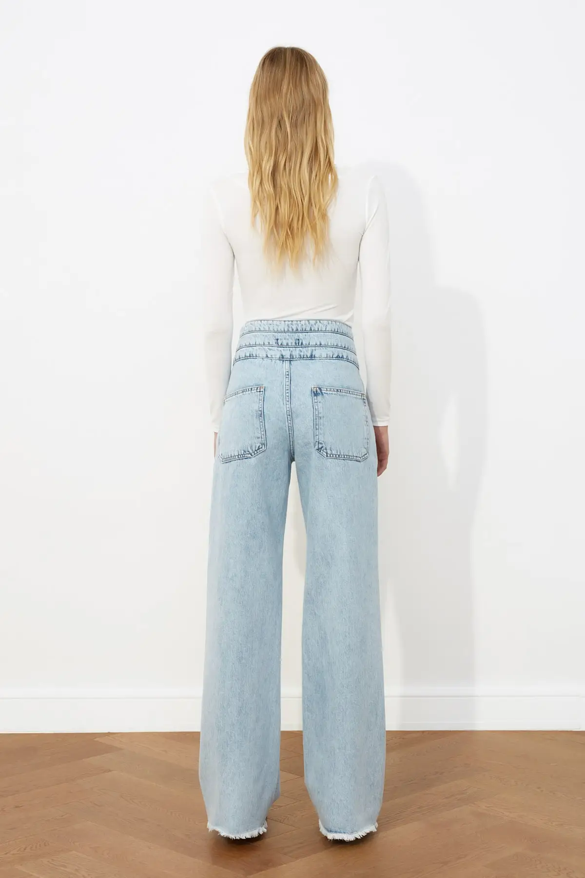Pinggang Lebar Kaki Jeans TWOSS21JE0358 