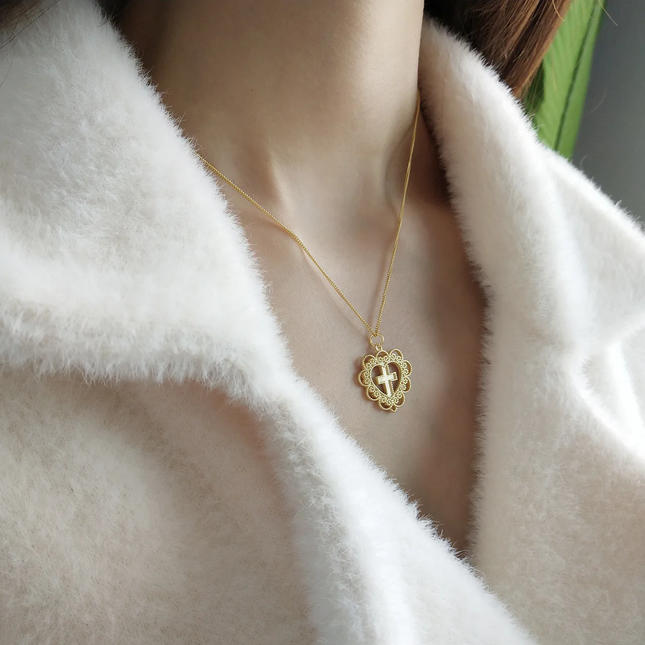 

South Korea Korean-style Accessories 925 Sterling Necklace INS Style Cross Heart Necklace Design Gold-Tone Necklace