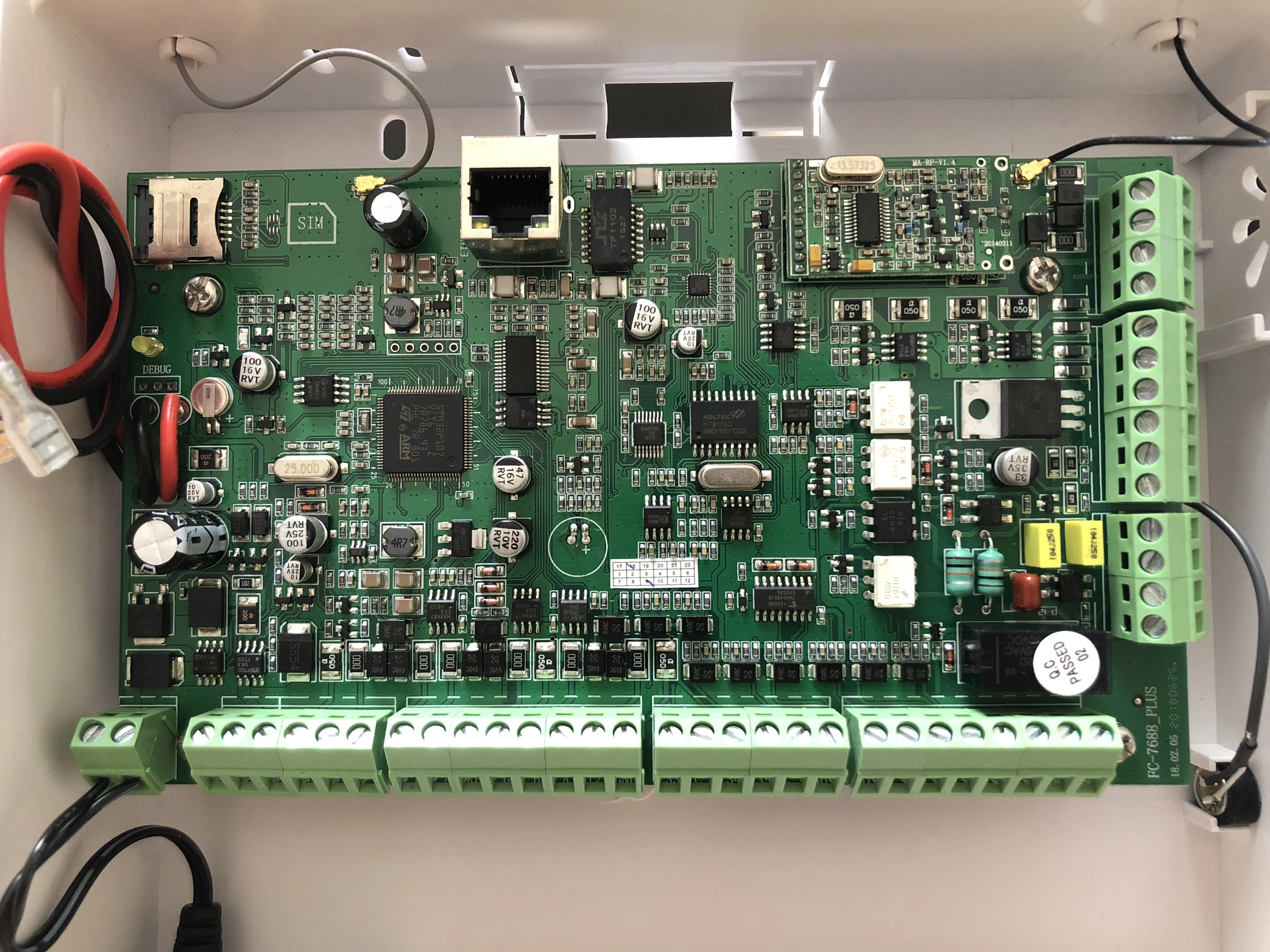Focus FC 7688 Plus Беспроводная и Проводная система охранной сигнализации TCP IP LAN APP 8 + 88