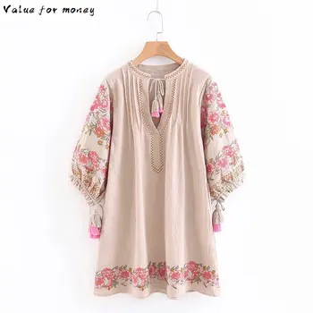 

Spring bohemian women tassel shirt cute beach floral embroidery linen cotton blouse shirt flare sleeve loose Boho blusas