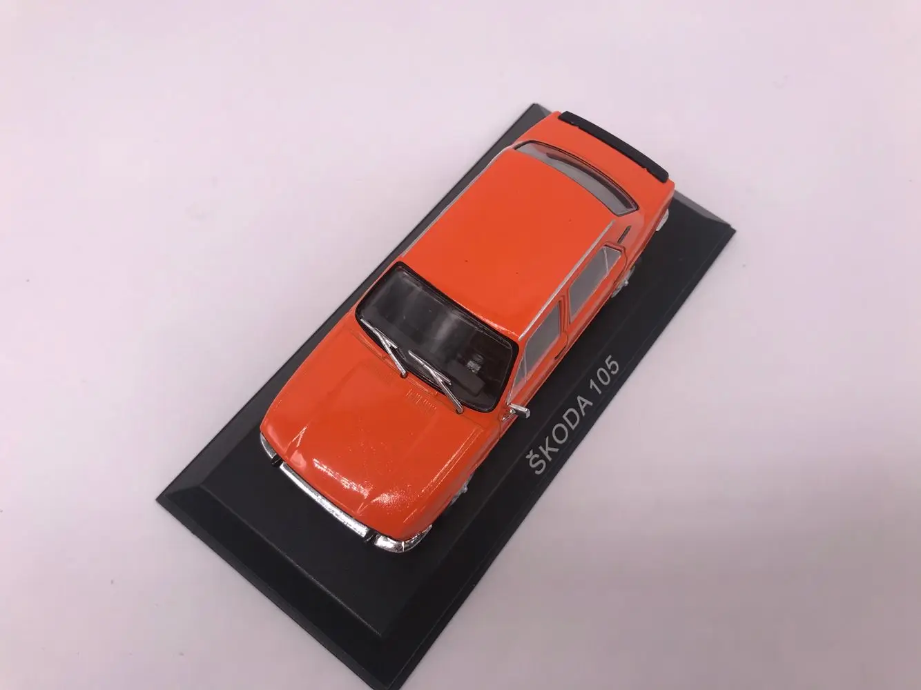 IX O 1:43 Skoda 105 бутик сплав автомобиль игрушки для детей модель детской игрушки подарок оригинальная коробка