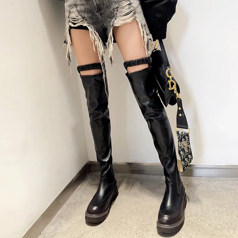 Высокие Сапоги выше колена на платформе; botas Mujer; рыцарские сапоги черного цвета с эластичным ремешком; пикантная Клубная обувь для выпускного; облегающие высокие сапоги