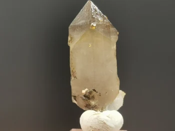 

11.4g.Natural crystal pillar crystal garnet quartz decorated hexagonal point geomantic aura energy healing mineral specimen