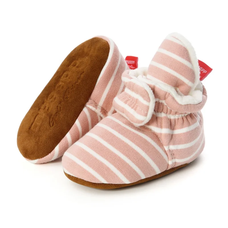 Детская обувь для малышей; теплые зимние пинетки из искусственного флиса; нескользящая обувь для новорожденных; обувь для малышей с буквенным принтом; зимние ботинки - Цвет: D