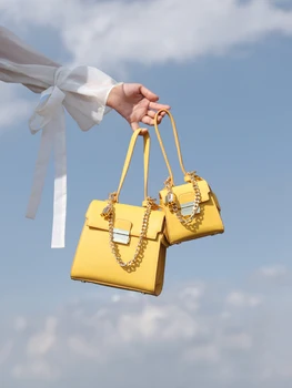 

Niche light luxury delicate small chain chain small bag women new 2019 summer shoulder Messenger bag fashion small square bag