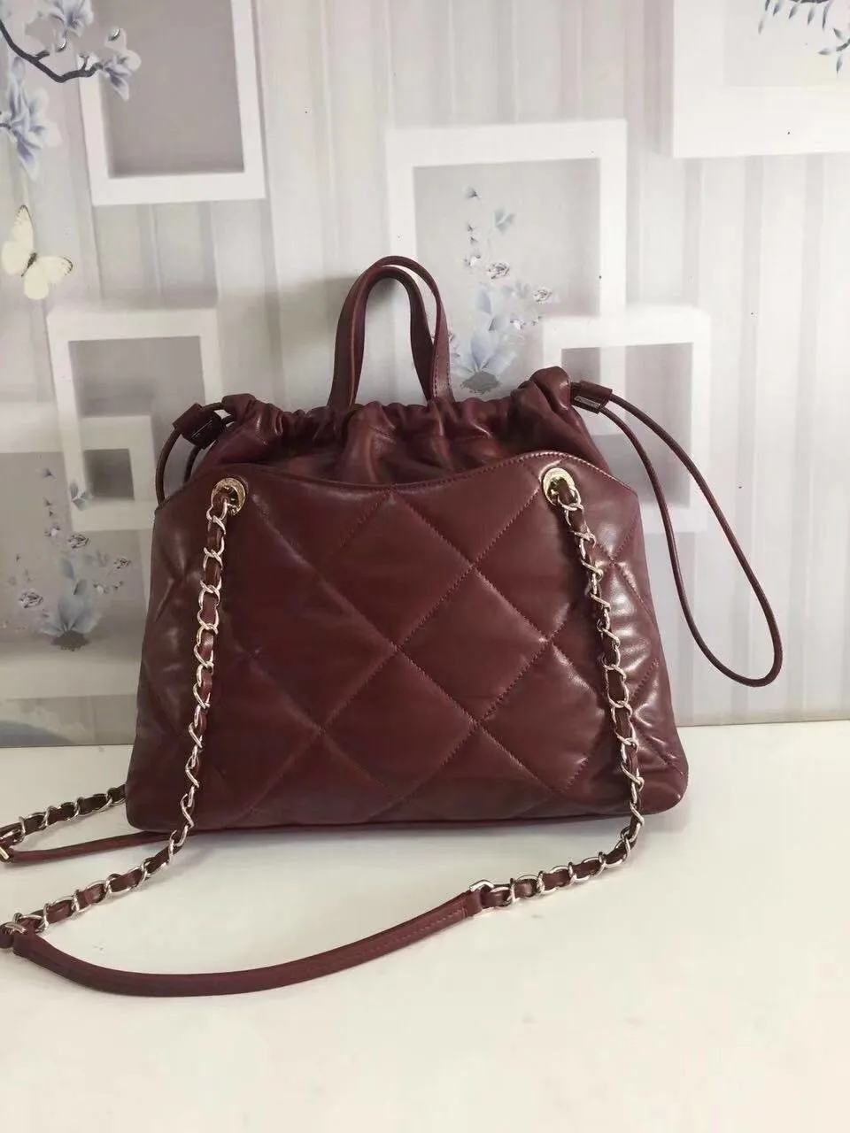 

New 2019 autumn/winter top sheepskin ladies bag, high-end high-capacity handbag designed by luxury brand, free shipping