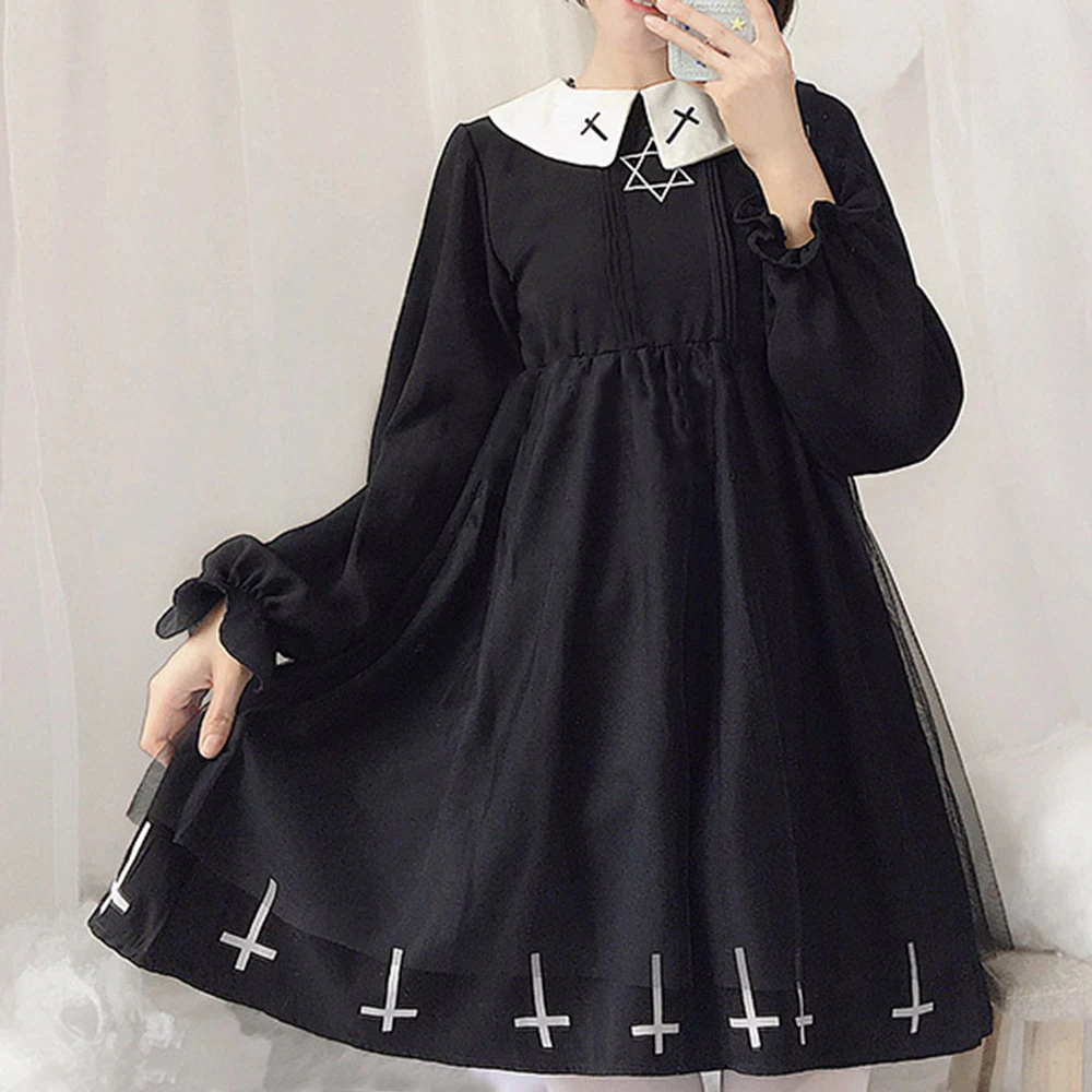 casual gothic lolita