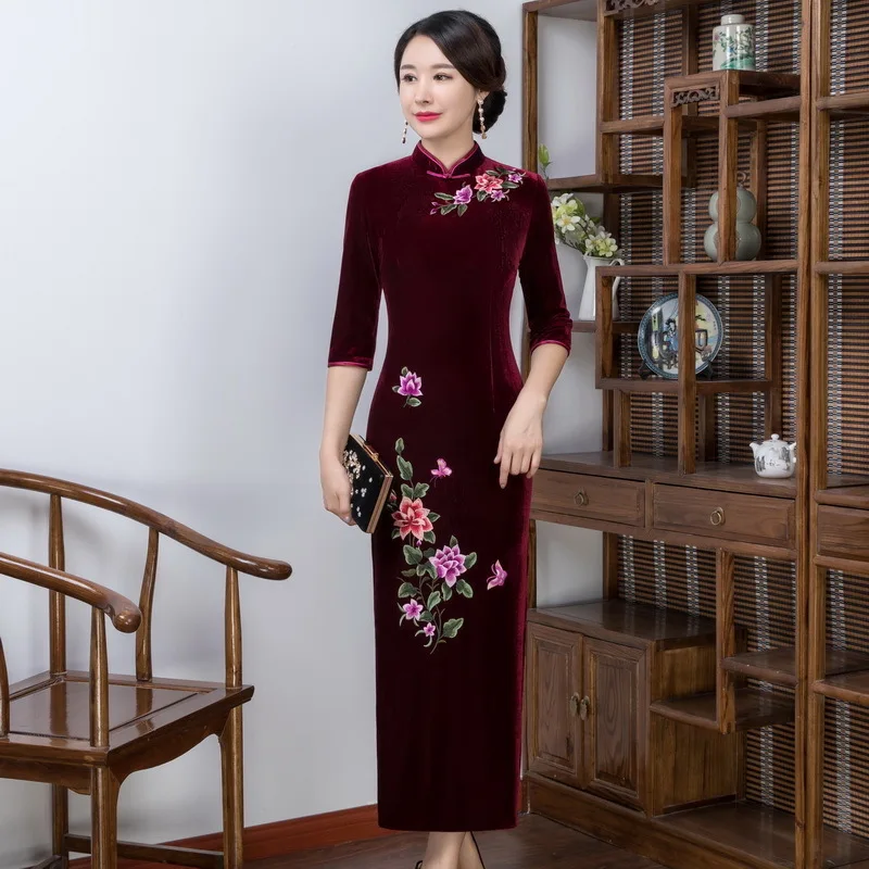 Хуэй Цзинь павильон pleuche cheongsam вышитые семь с длинным рукавом Мать улучшенное