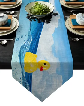 

Animal Cartoon Small Yellow Duck Table Runner Table Flag Home Party Decorative Tablecloth Table Runners for Wedding