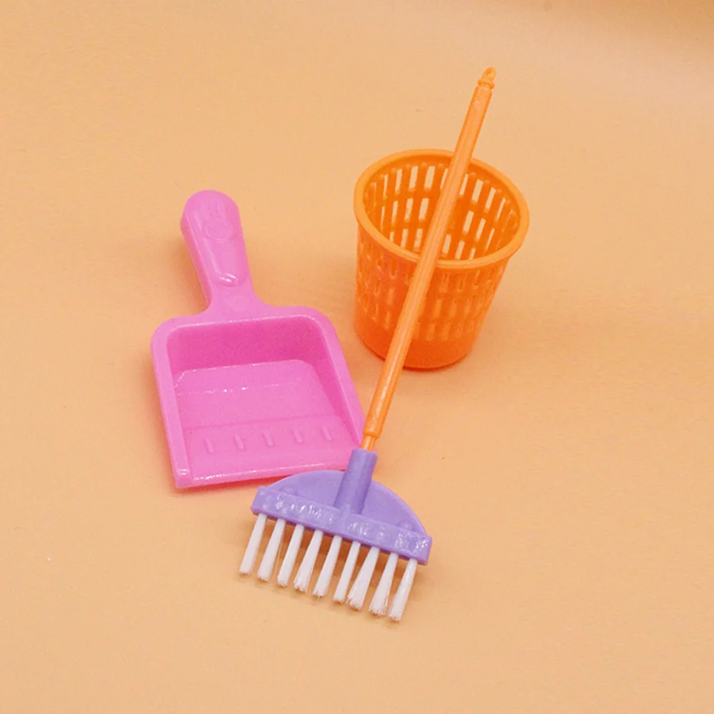 doll home cleaning tools (4)