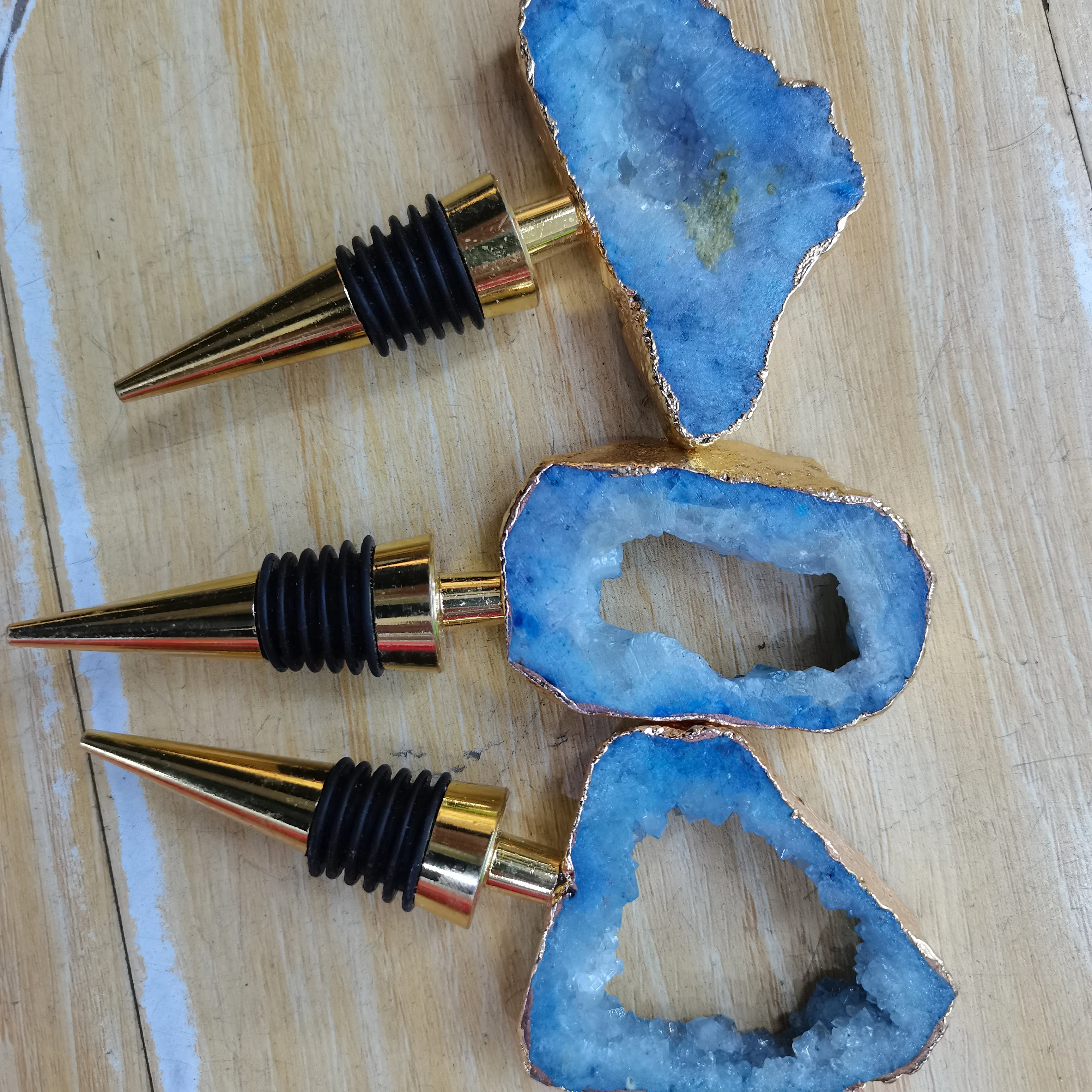 

Natural bluer Agates Slice Connectors Irregular red Wine Stopper