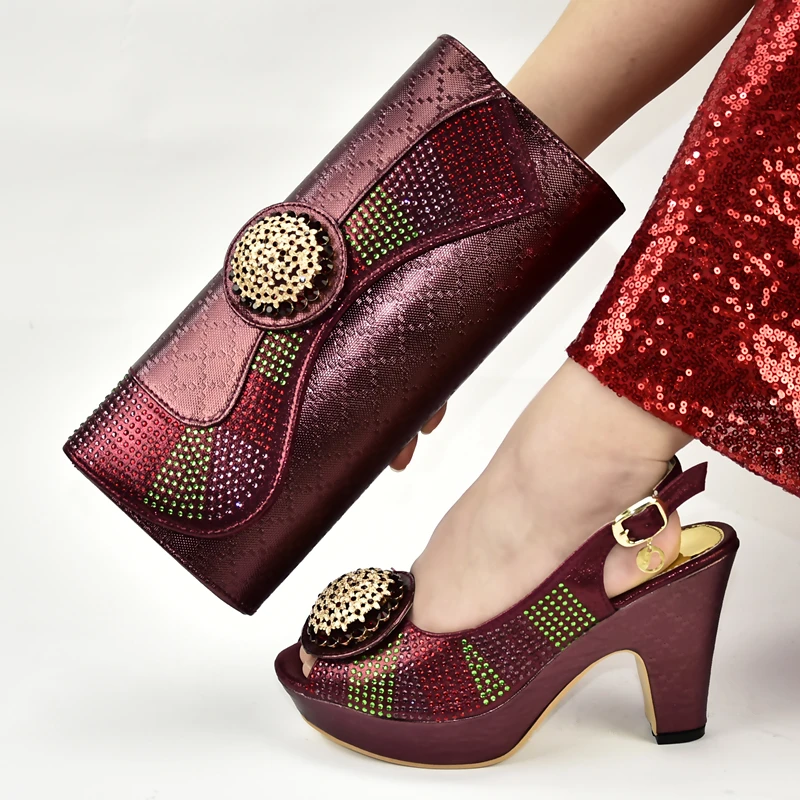 Новые женские туфли в итальянском стиле комплект из обуви и сумки, украшенные стразы вечерние комплект из обуви и сумки для Для женщин женские на высоком каблуке Туфли с ремешком и пряжкой - Цвет: Бордовый
