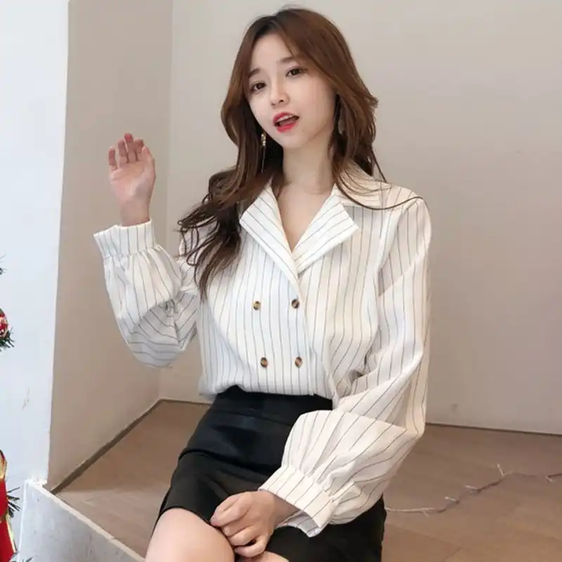 camisa blanca estampada mujer