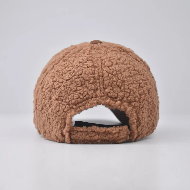 Рисунок 4 - Бейсболка из овечьей шерсти