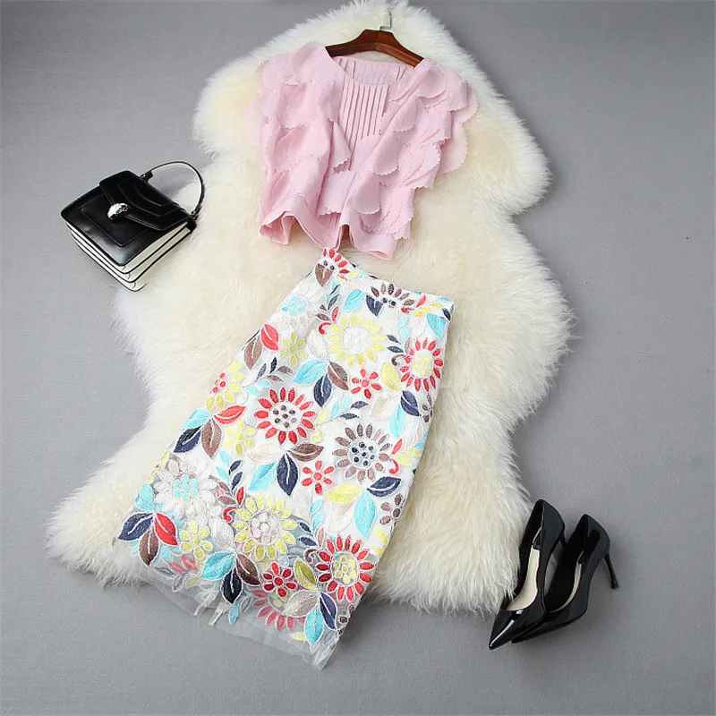 2020 New Summer Sets for Women Fashion Runway Two Piece Outfits Lady Elegant Sweet Top and Embroidery Mesh Skirt Matching |