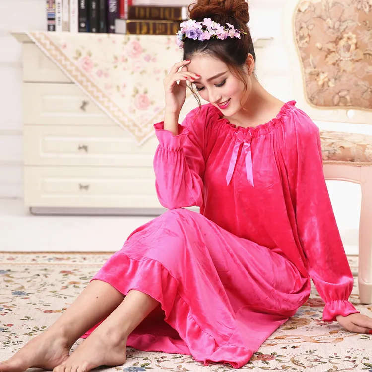 

Spring and Autumn New Style Woman Swan Sleeping Dresses, Sleeping Dresses and Home Clothes