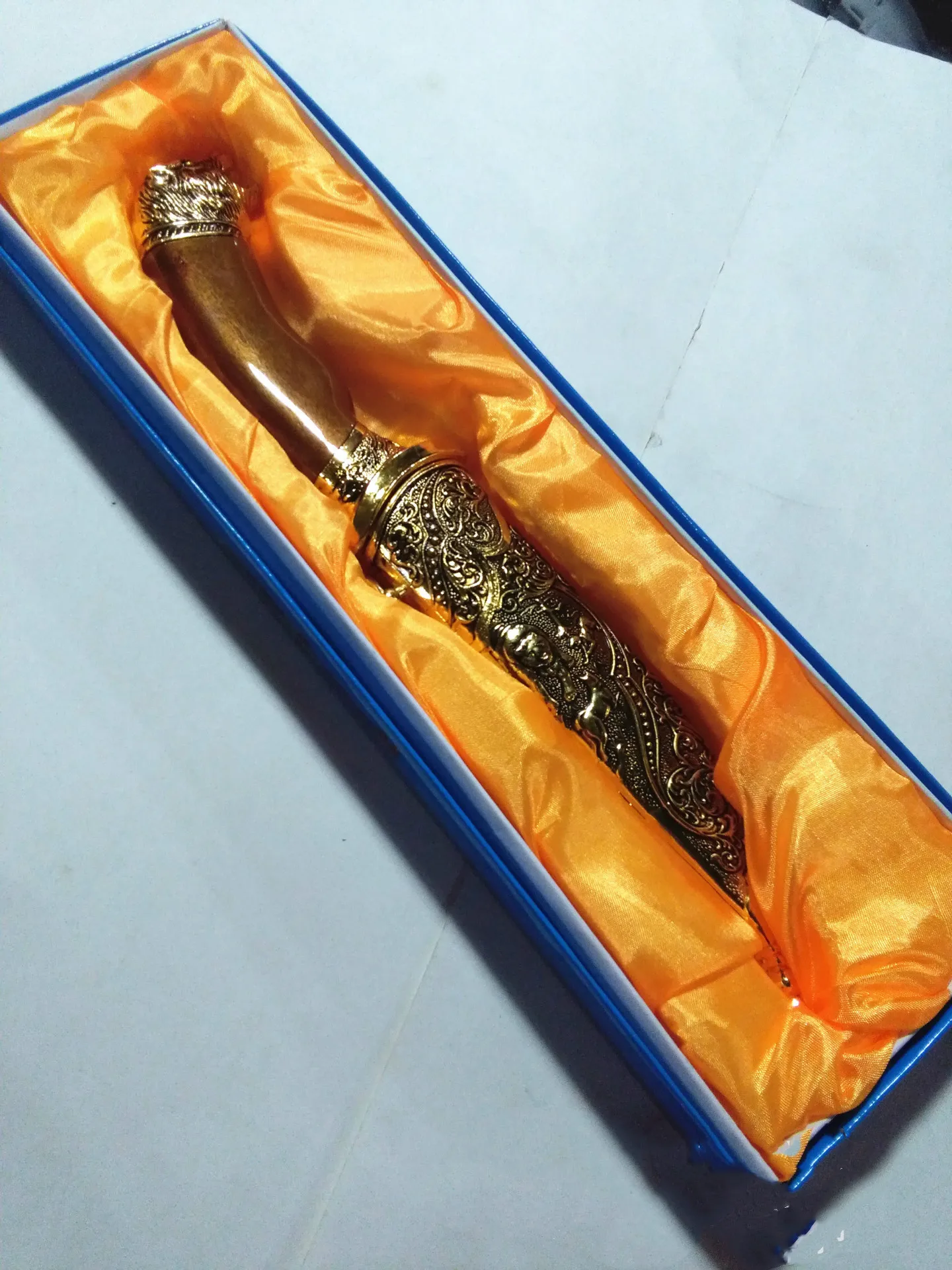 

Featured crafts sword steel horse head knife ornament is not edged