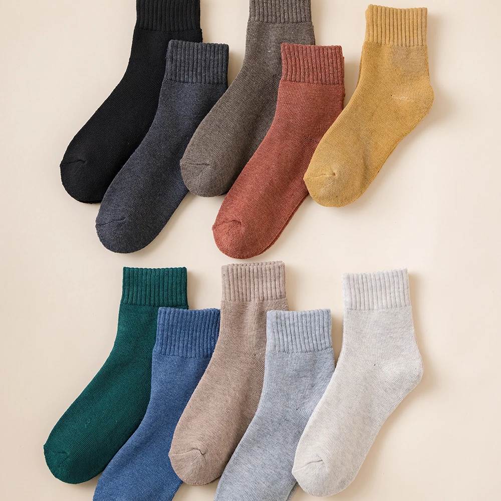 New Winter Vrouwen Socks Dikke Warme Effen Kleur Wol Harajuku Retro Koude Slip Mode Toevallige Kasjmier Modieuze Sokken 1-Pair New Winter Vrouwen Socks Dikke Warme Effen Kleur Wol Harajuku Retro Koude Slip Mode Toevallige Kasjmier Modieuze Sokken 1-Pair