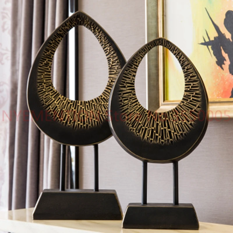 

Abstract Resin Sculpture Decoration Wine Cabinet Decorations Office Clothing Store Cafe Creative Decorations Handicrafts 1pcs