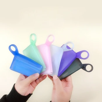 

5Pcs Portable Mask Storage Box Silica Gel Face Masks Case Moisture-Proof Dust-Proof Mouth Mask Storage Bag